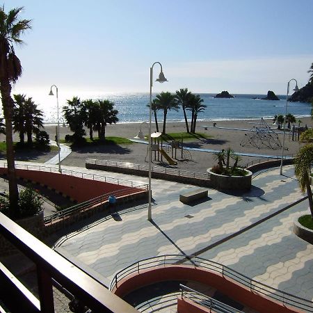 Centro-Primera Linea De Playa Almunecar Bagian luar foto
