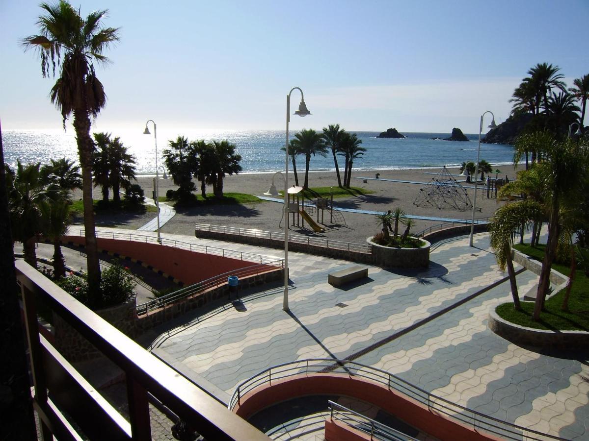 Centro-Primera Linea De Playa Almunecar Bagian luar foto
